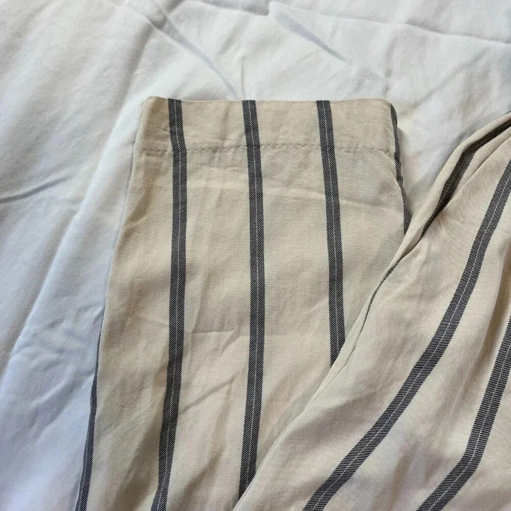 H & M | Women's Cream with Black Stripe High Waist Ruffle Pants | Size 6 - Picture 2 of 7